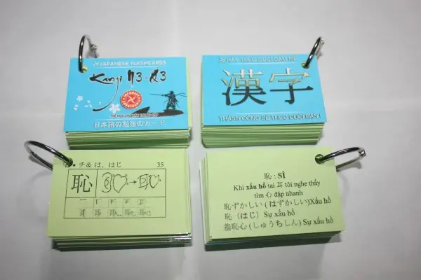 Flashcard là một công cụ hữu ích để ghi nhớ Kanji