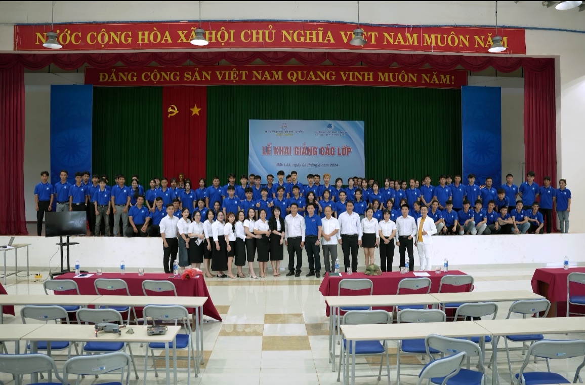 Xuất Khẩu Lao Động- DU HỌC - Việc làm việt phát - z5701542057517 e57c3684e66a9da10531866bab2fadbf