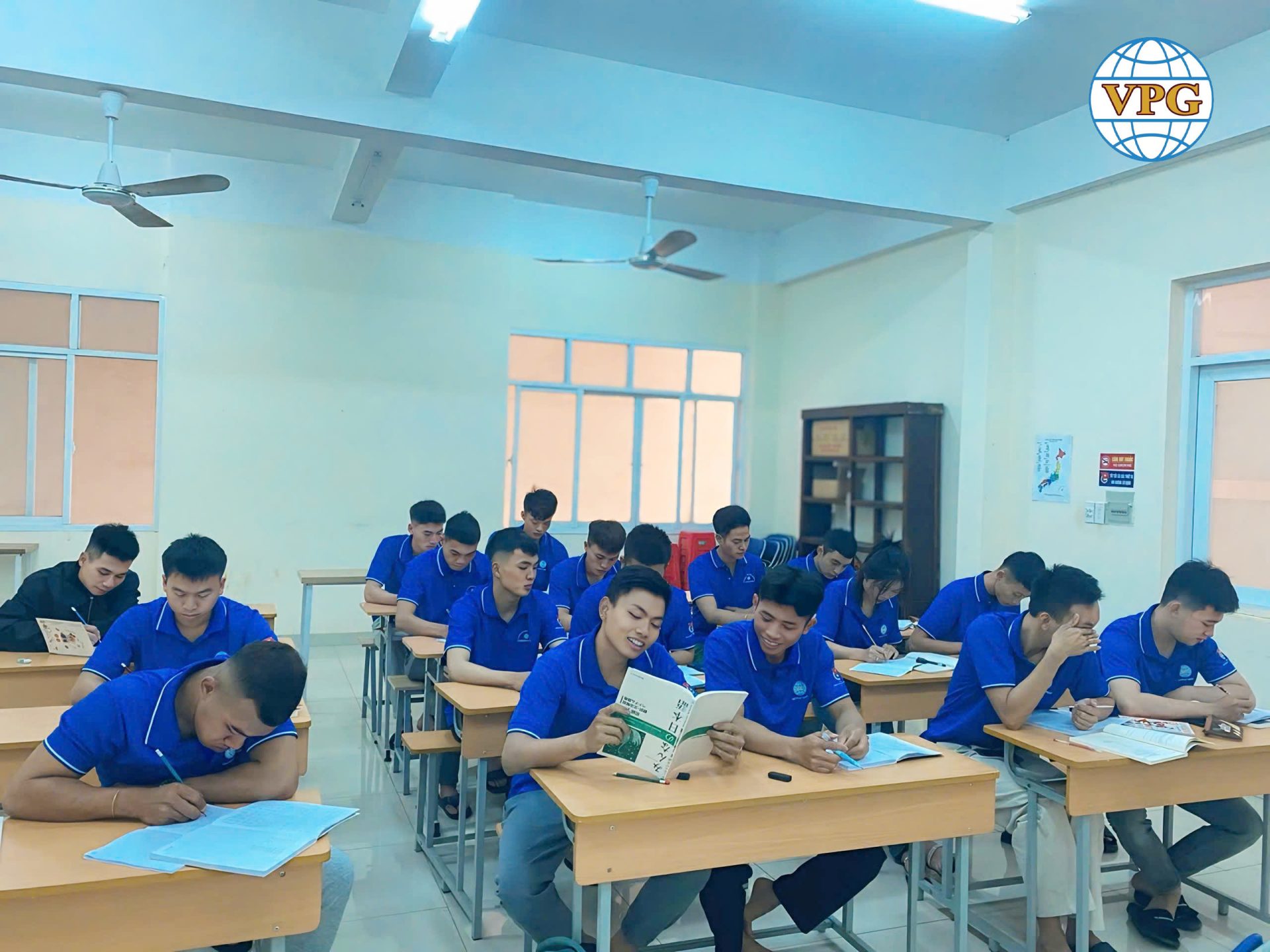 Xuất Khẩu Lao Động- DU HỌC - Việc làm việt phát - Văn hóa chào hỏi của người Nhật như thế nào? 4 Xuất Khẩu Lao Động- DU HỌC - Việc làm việt phát - z7658611843092 0698cab940887c51fa9e995a9d142d4a